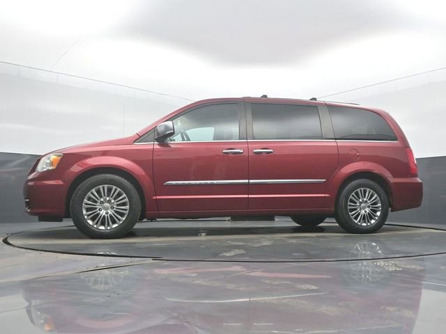 Used 2014 Chrysler Town & Country Touring-L w/ Driver Convenience Group image 47