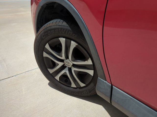 Used 2016 Toyota RAV4 LE FWD image 7