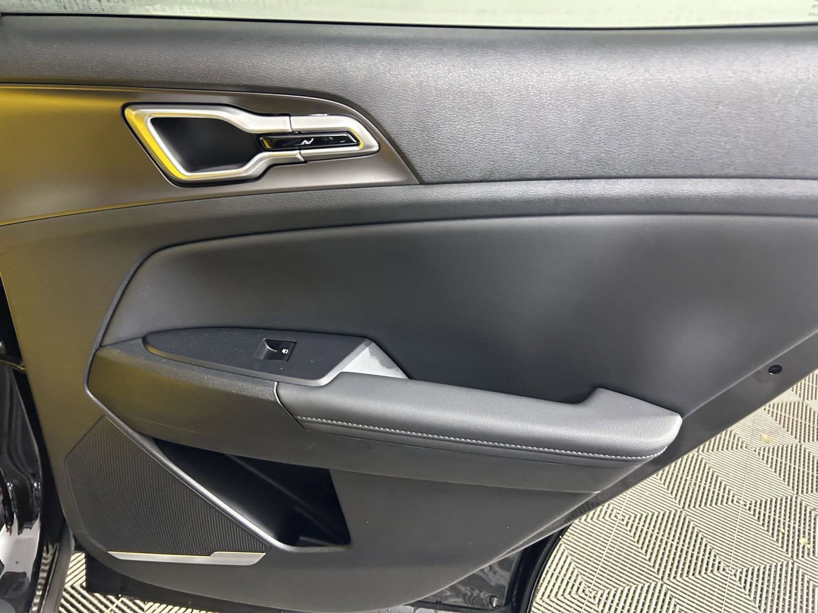 New 2026 Kia Sportage EX w/ EX Panorama Roof Package image 38