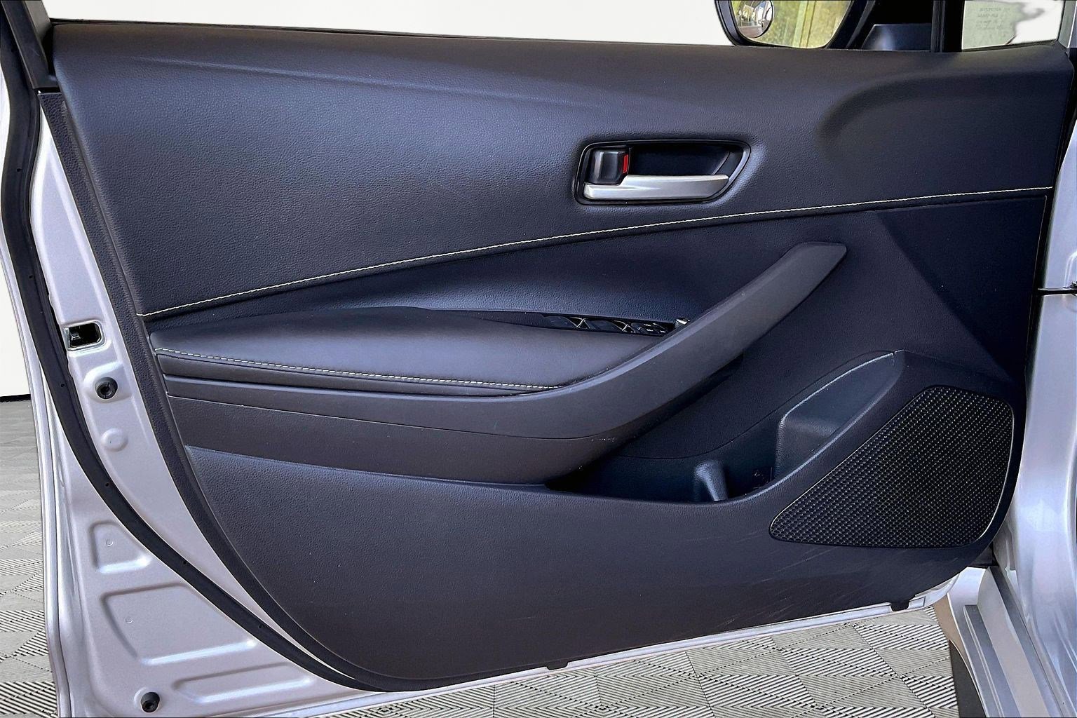 Used 2020 Toyota Corolla SE FWD image 19