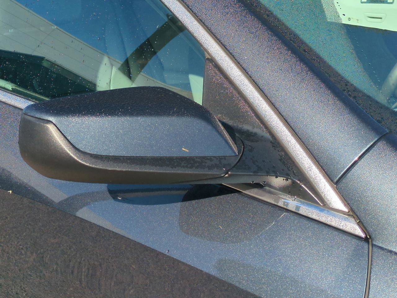 Used 2019 Chevrolet Malibu Hybrid w/ Leather Package image 9