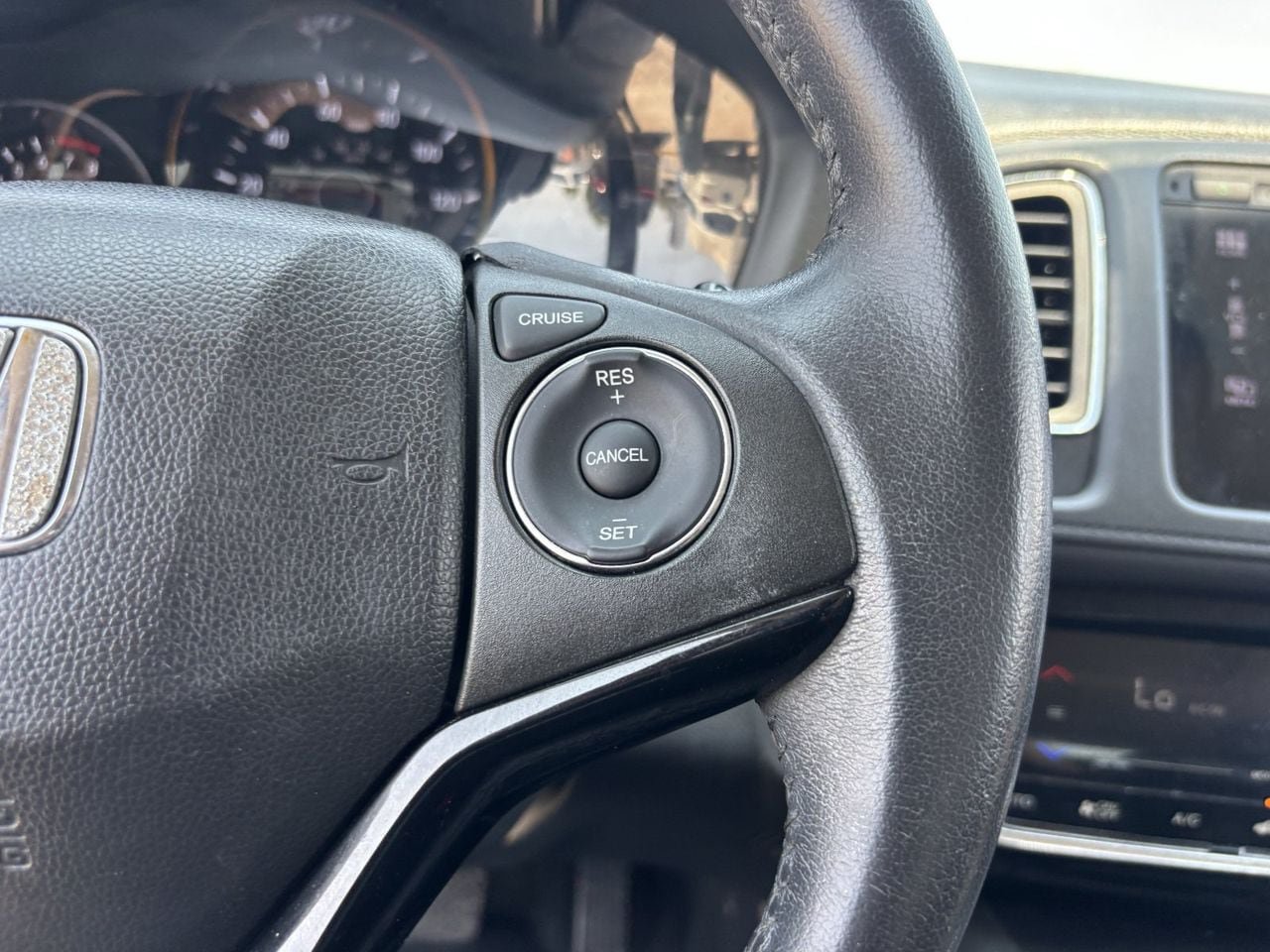 Certified 2017 Honda HR-V EX-L image 28