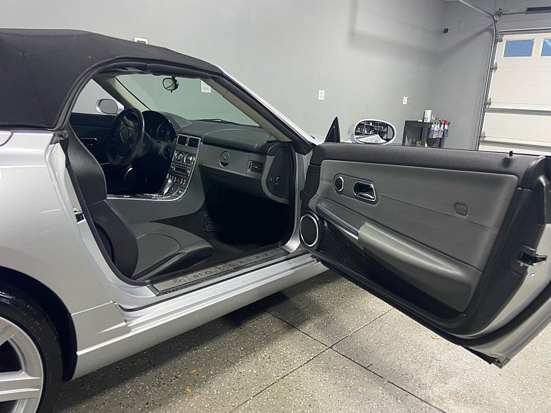 Used 2007 Chrysler Crossfire Limited image 20