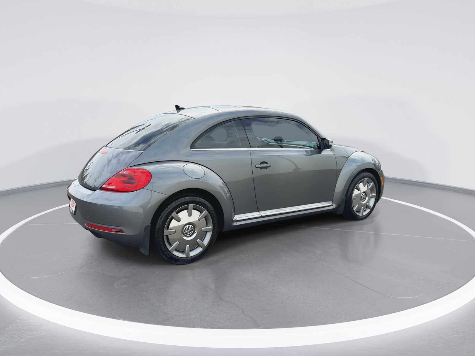 Used 2014 Volkswagen Beetle TDI image 10