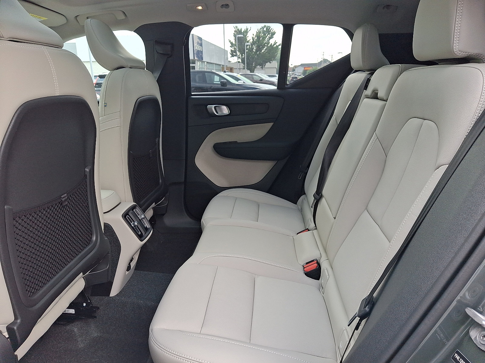 New 2026 Volvo XC40 B5 Ultra w/ Climate Package AWD/4WD image 5