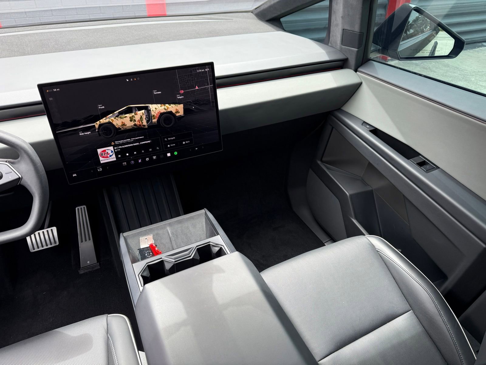 Used 2025 Tesla Cybertruck AWD Crew Cab image 30