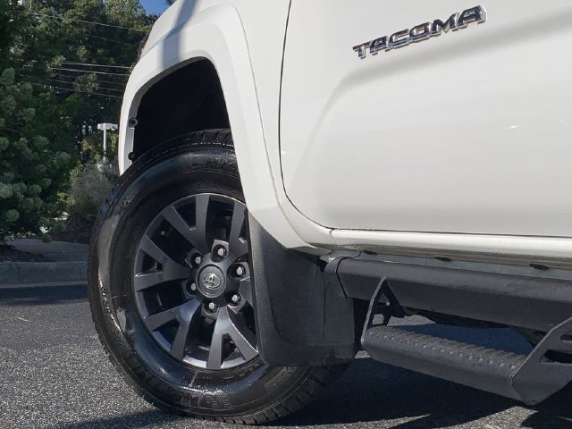 Used 2023 Toyota Tacoma SR5 w/ Technology Package AWD/4WD image 41
