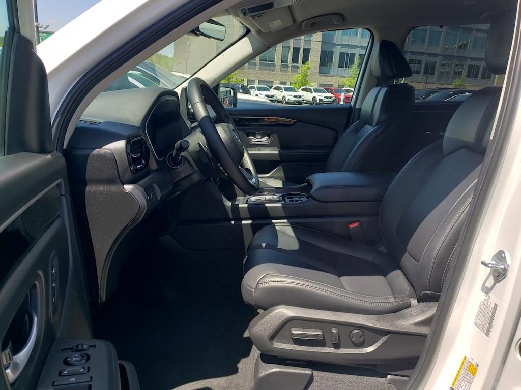 Used 2025 Honda Pilot EX-L image 16