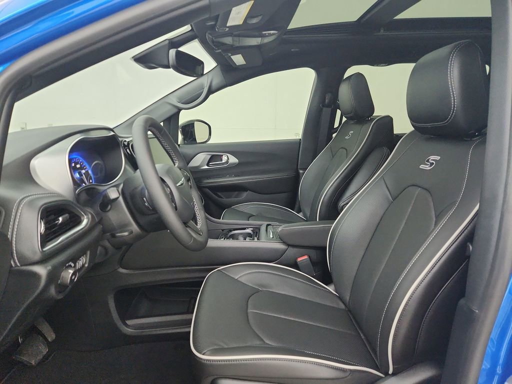 New 2026 Chrysler Pacifica Limited w/ S Appearance Package FWD image 19