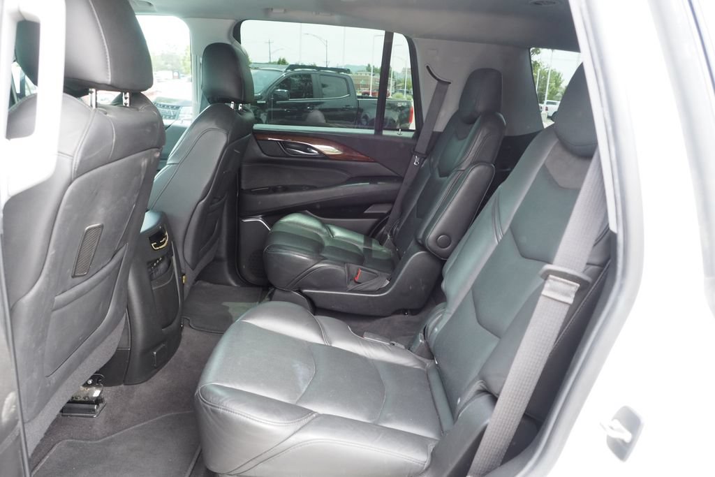 Used 2020 Cadillac Escalade Premium Luxury AWD/4WD image 15