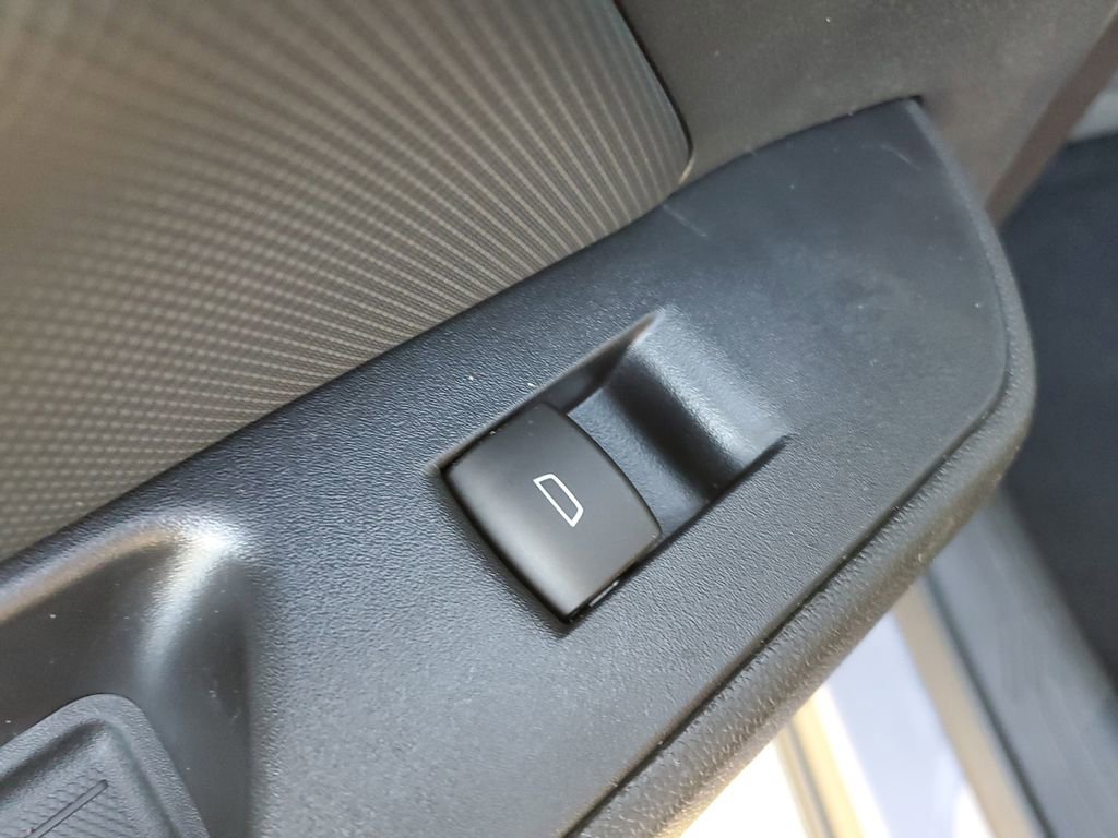 New 2026 Chevrolet Equinox EV LT image 15