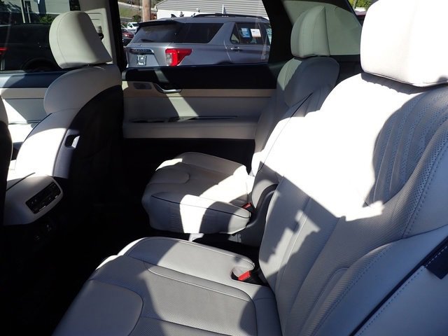 Used 2023 Hyundai Palisade Limited image 17