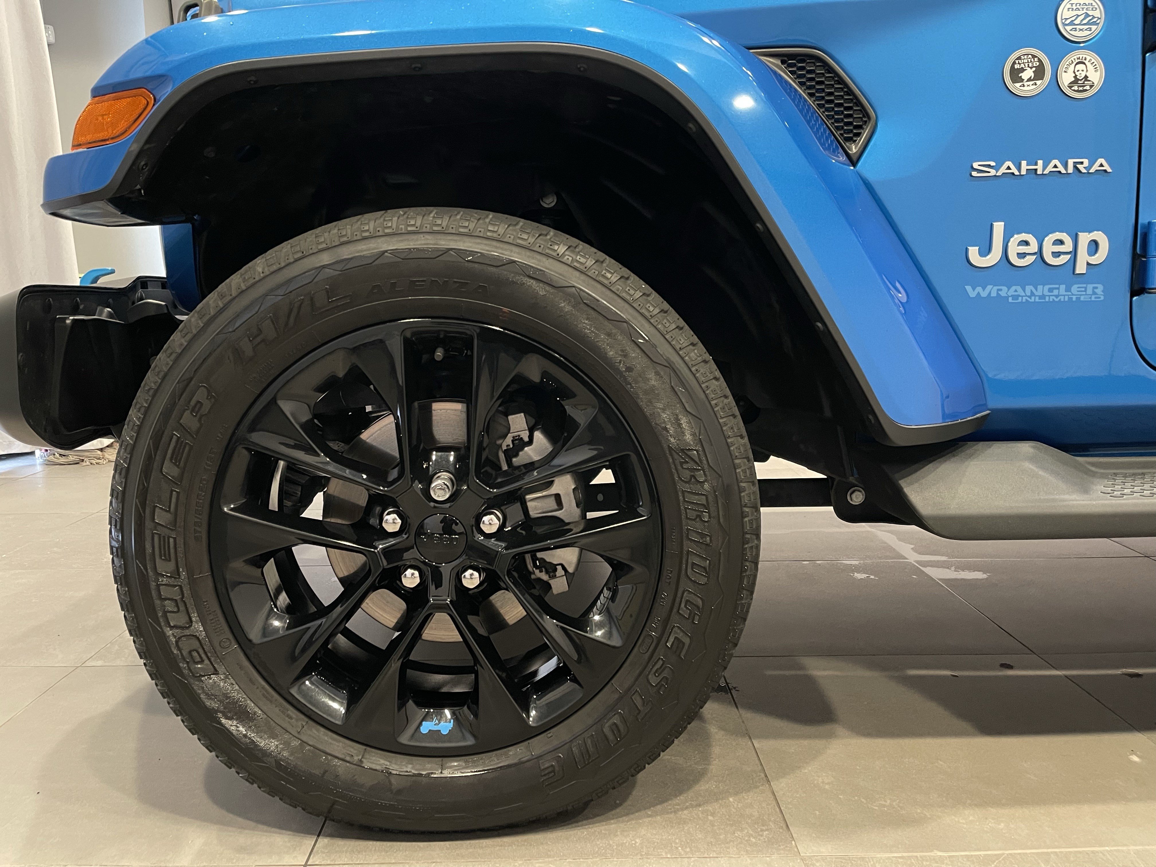 Used 2022 Jeep Wrangler Unlimited Sahara w/ Cold Weather Group AWD/4WD image 7