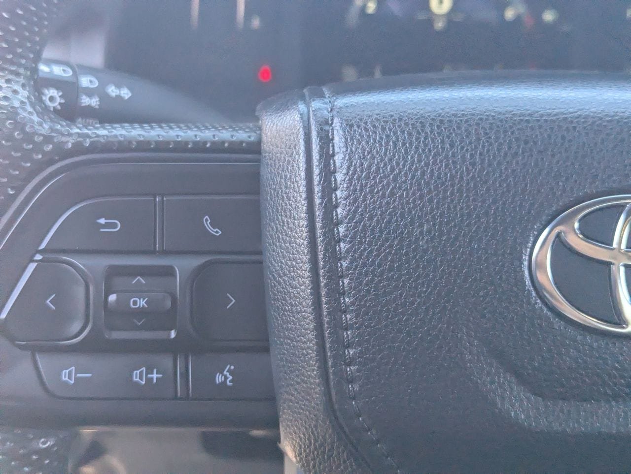 Used 2024 Toyota Tacoma SR image 27