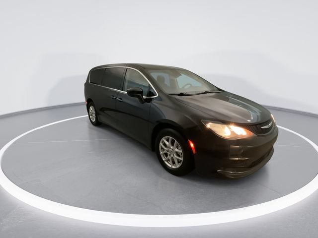 Used 2021 Chrysler Voyager LX w/ Cold Weather Group FWD image 6
