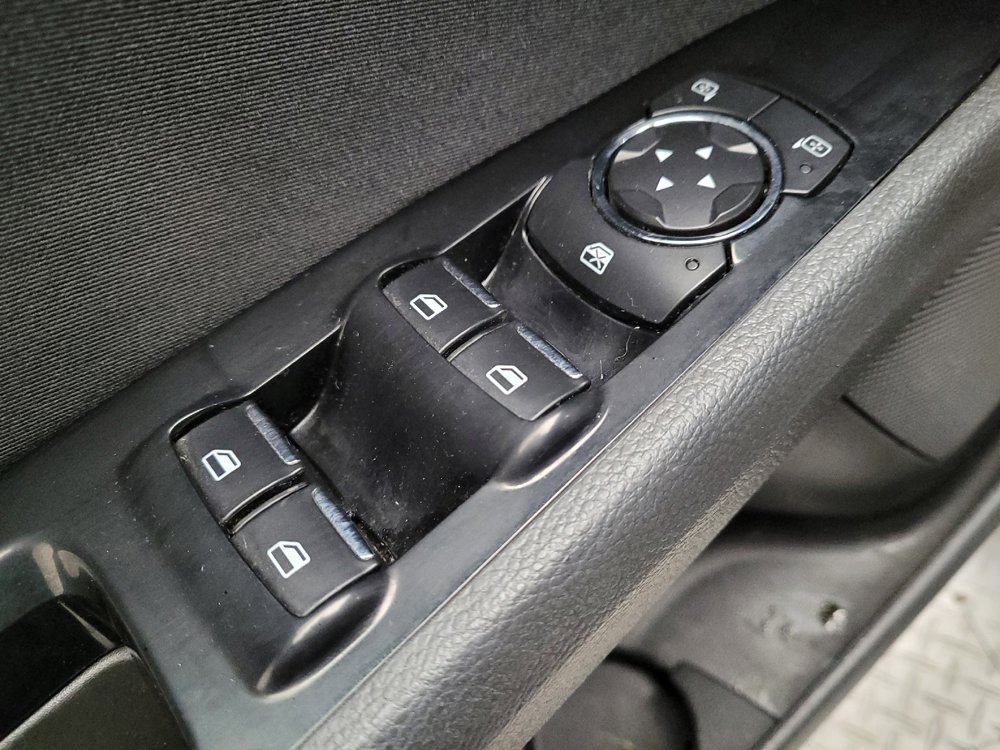 Used 2016 Ford Fusion SE FWD image 27