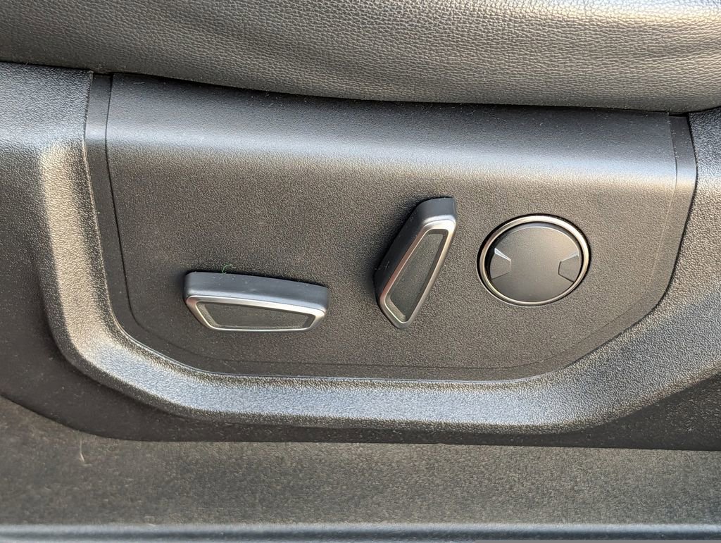 Used 2018 Ford F150 Raptor w/ Equipment Group 802A Luxury image 29