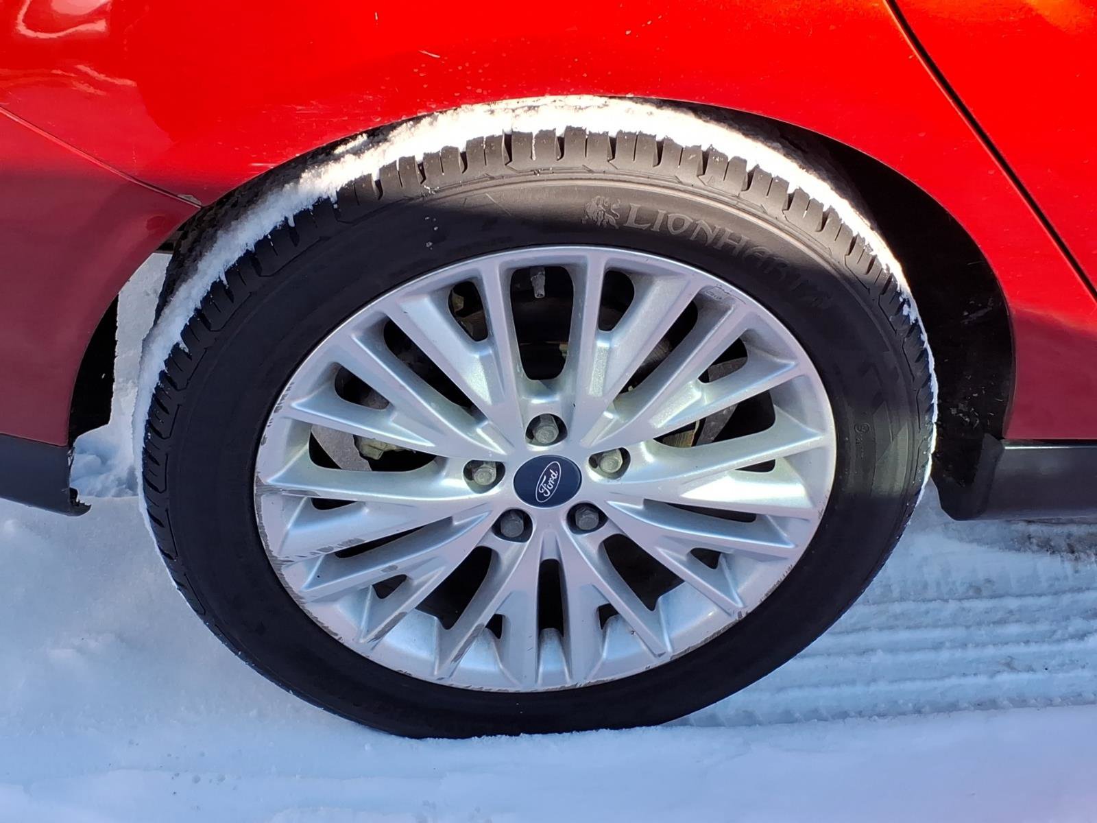 Used 2018 Ford Focus Titanium image 29