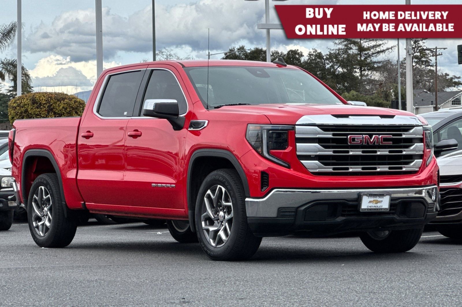 Used 2023 GMC Sierra 1500 SLE image 1