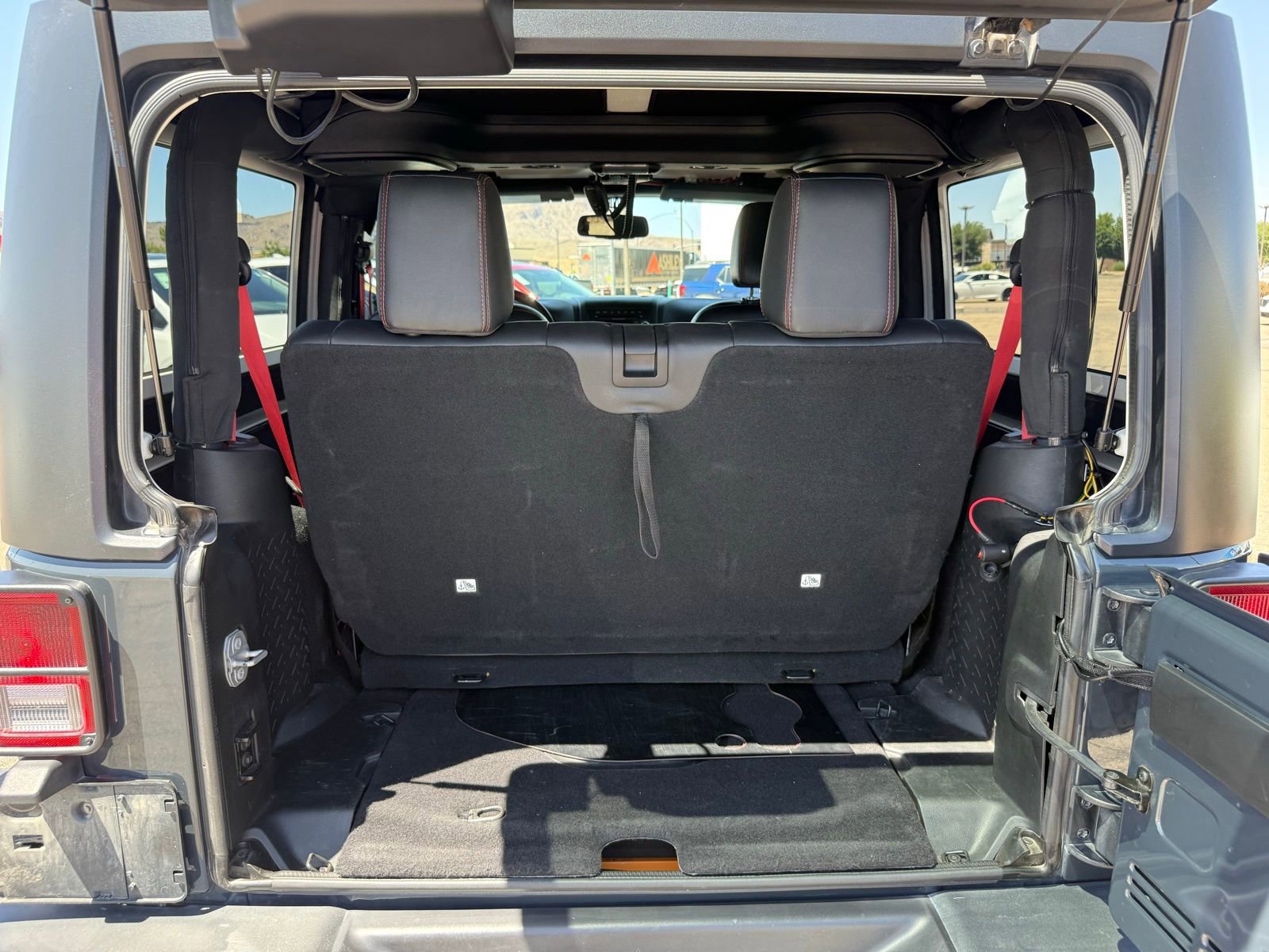 Used 2017 Jeep Wrangler Rubicon AWD/4WD image 41