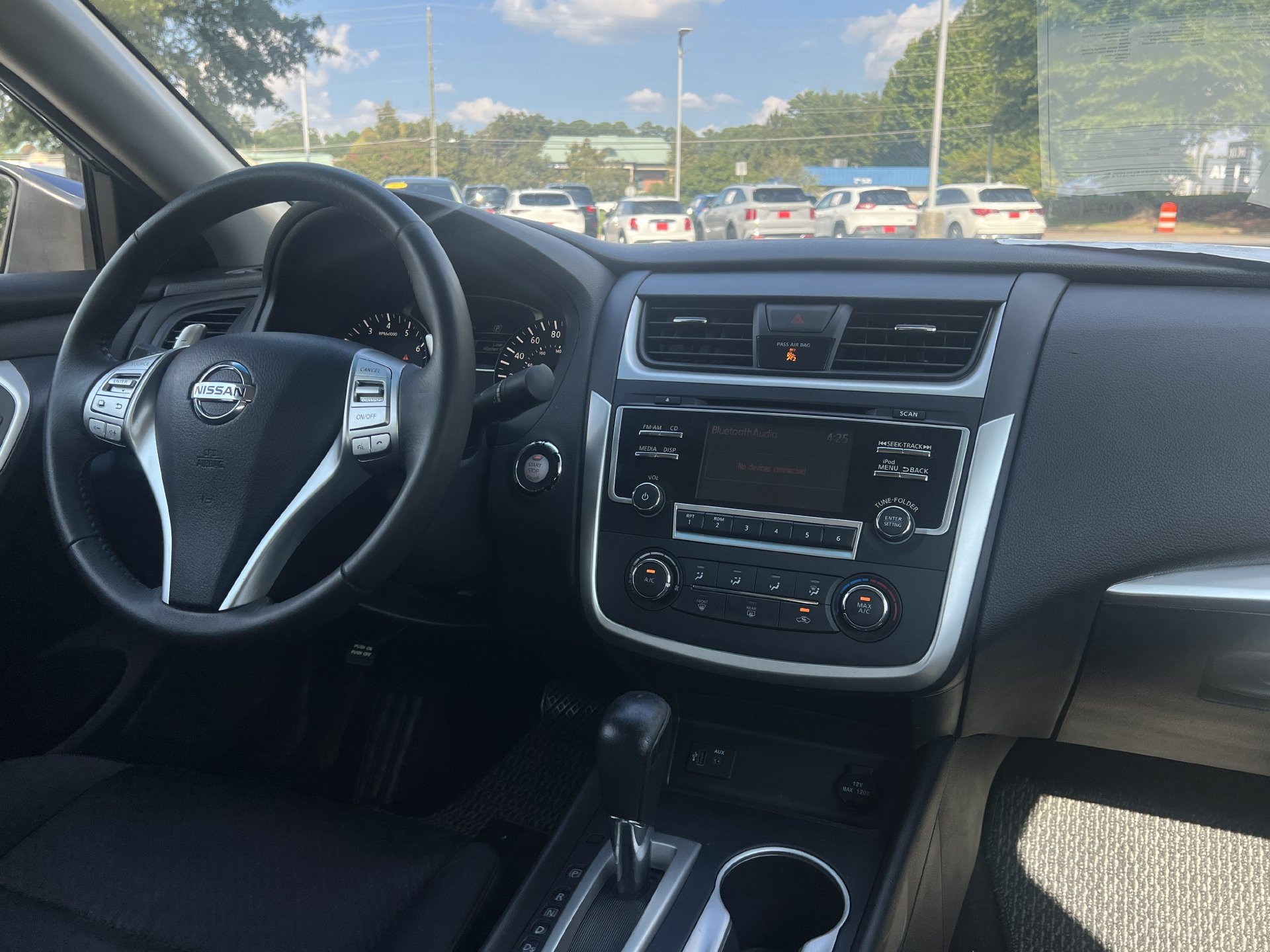 Used 2017 Nissan Altima 2.5 SR FWD image 3