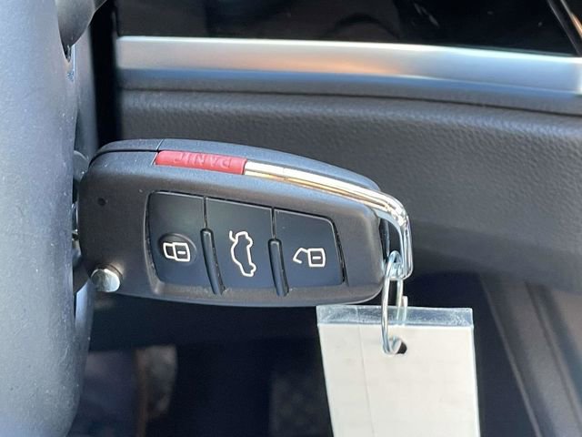 Used 2025 Audi Q3 2.0T Premium image 36