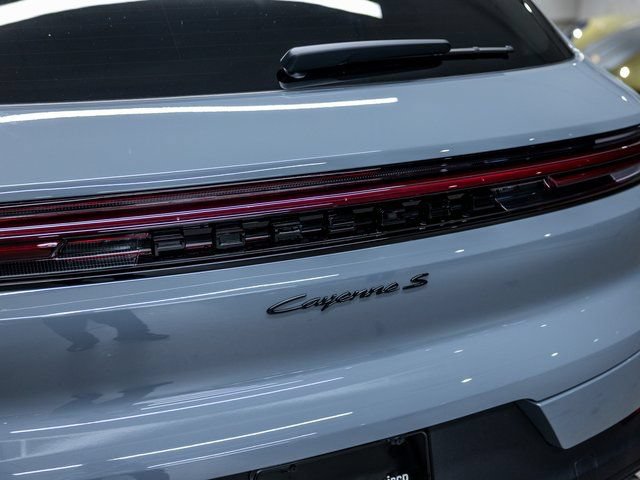 New 2026 Porsche Cayenne S AWD/4WD image 23