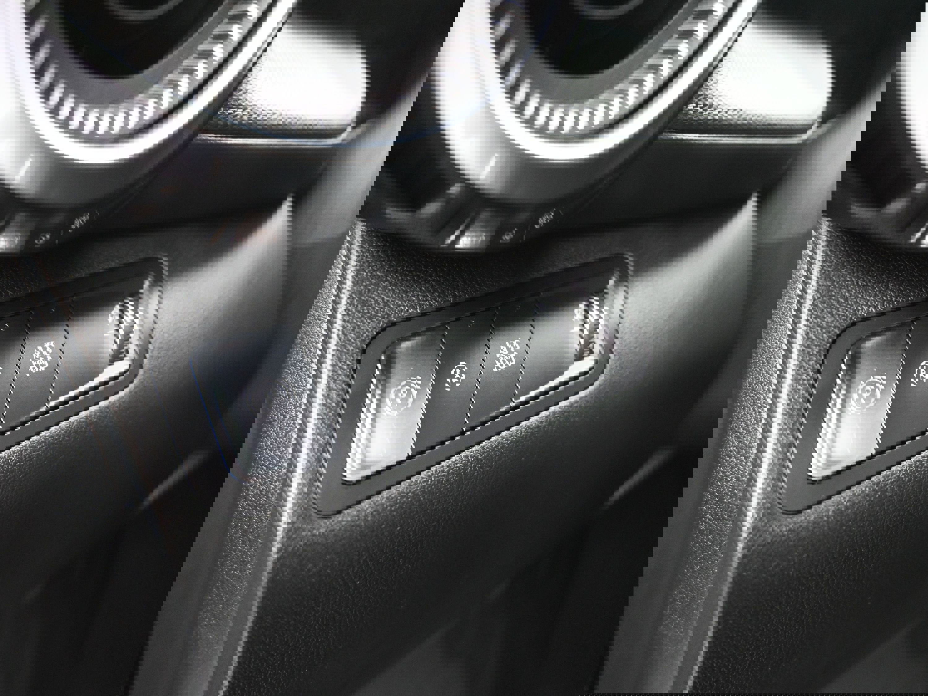 Used 2025 Chevrolet Equinox LT w/ Safety and Technology Package image 19