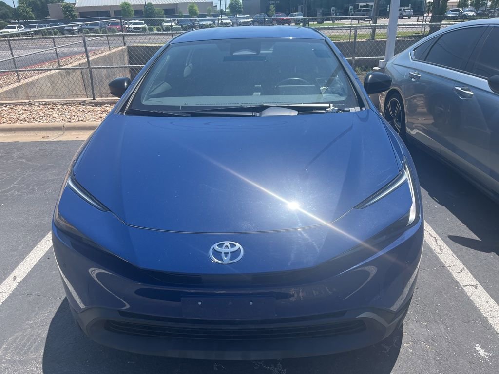 Used 2023 Toyota Prius LE FWD image 2