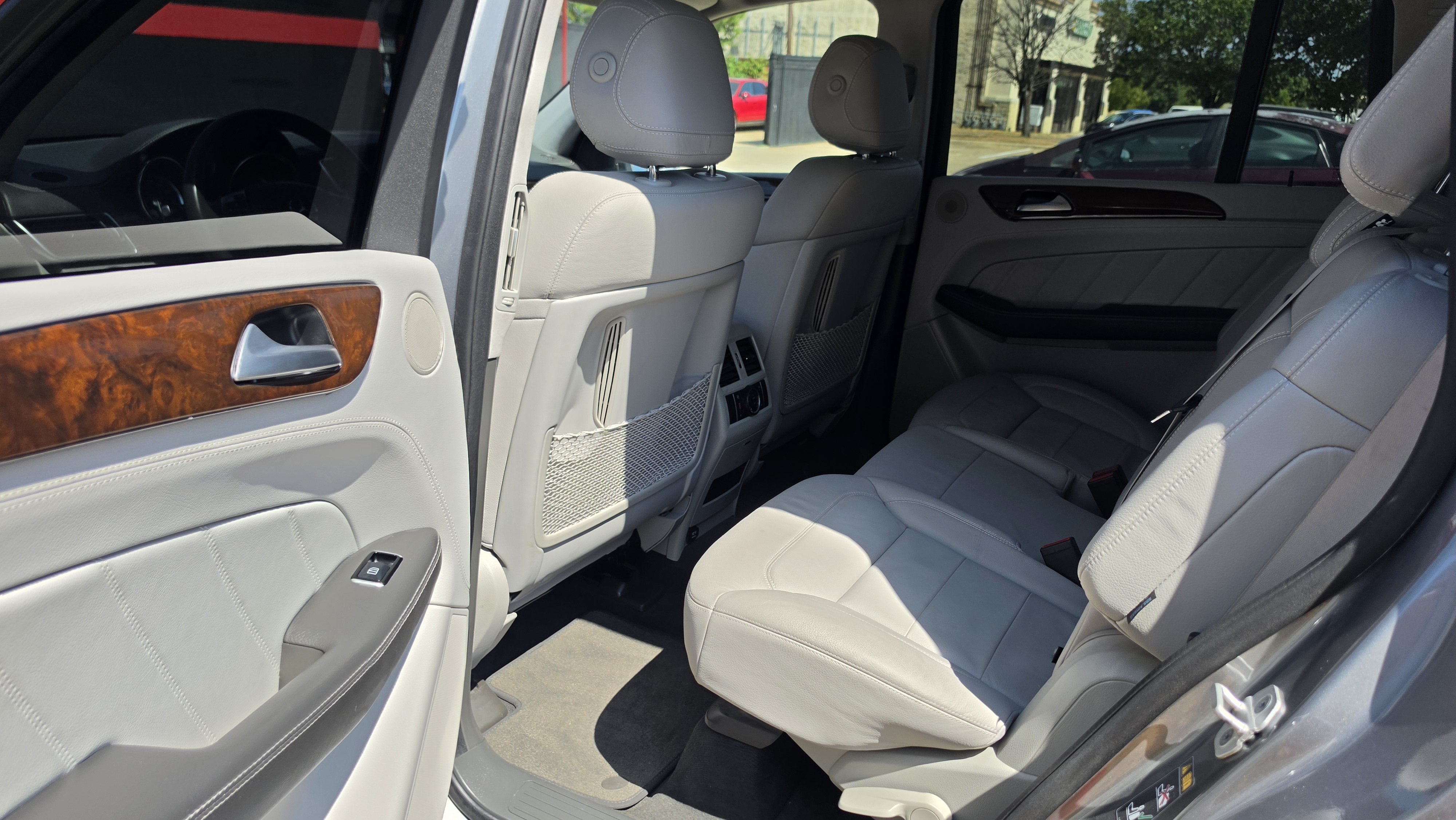 Used 2015 Mercedes-Benz GL 320 BlueTEC 4MATIC w/ Premium I Package image 22