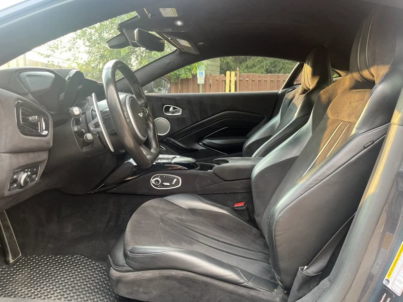 Used 2020 Aston Martin V8 Vantage Coupe RWD image 11