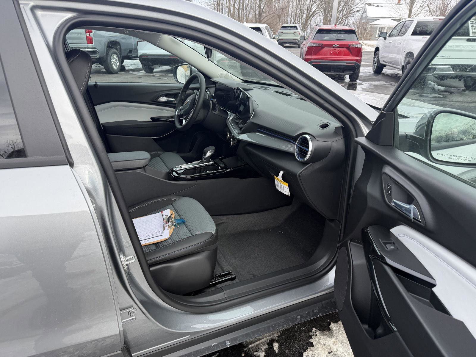 New 2026 Chevrolet Trax LT w/ Driver Confidence Package image 17