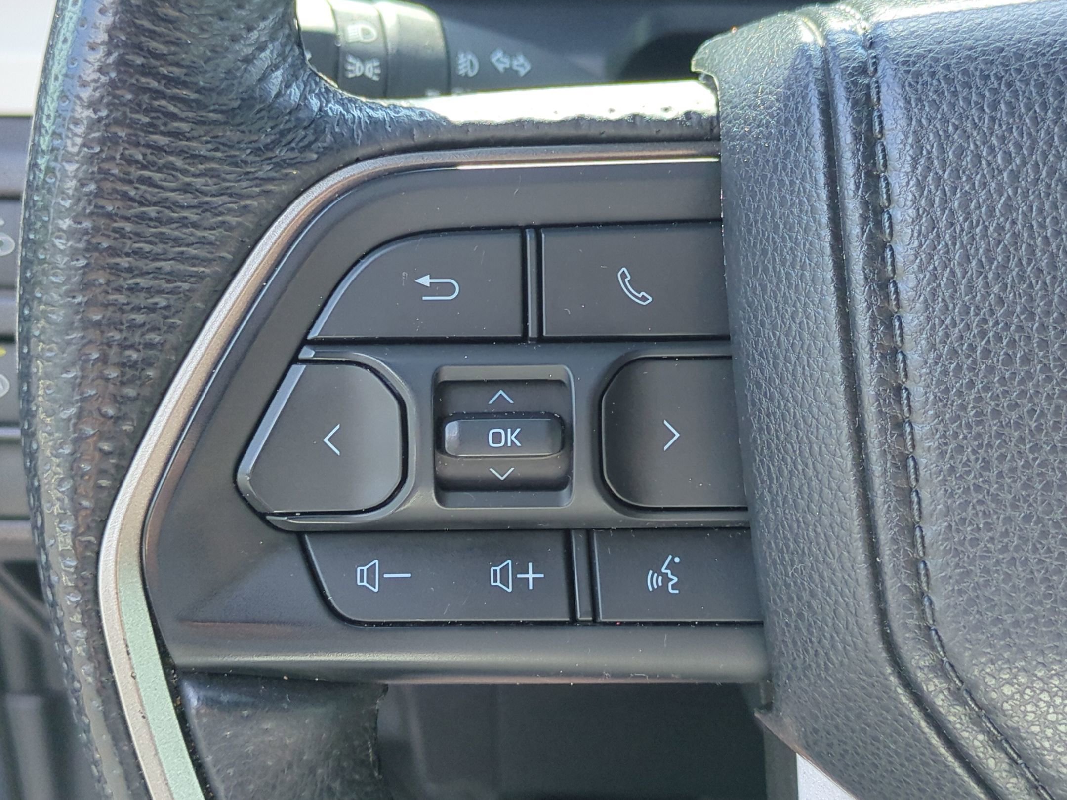 Used 2024 Toyota Tacoma TRD Off-Road AWD/4WD image 19