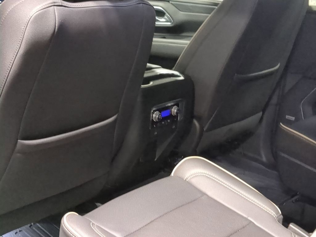 Used 2023 GMC Yukon SLT w/ SLT Luxury Package AWD/4WD image 22