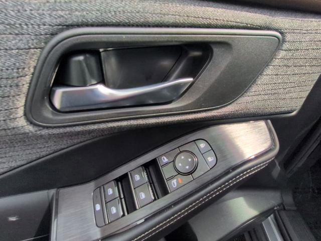 Used 2023 Nissan Rogue SV image 22