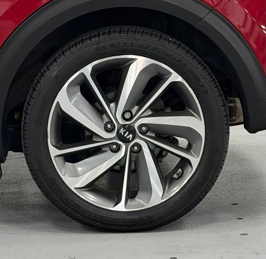 Used 2017 Kia Niro Touring FWD image 8