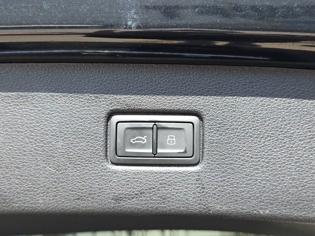 Certified 2023 Audi Q7 3.0T Prestige AWD/4WD image 17