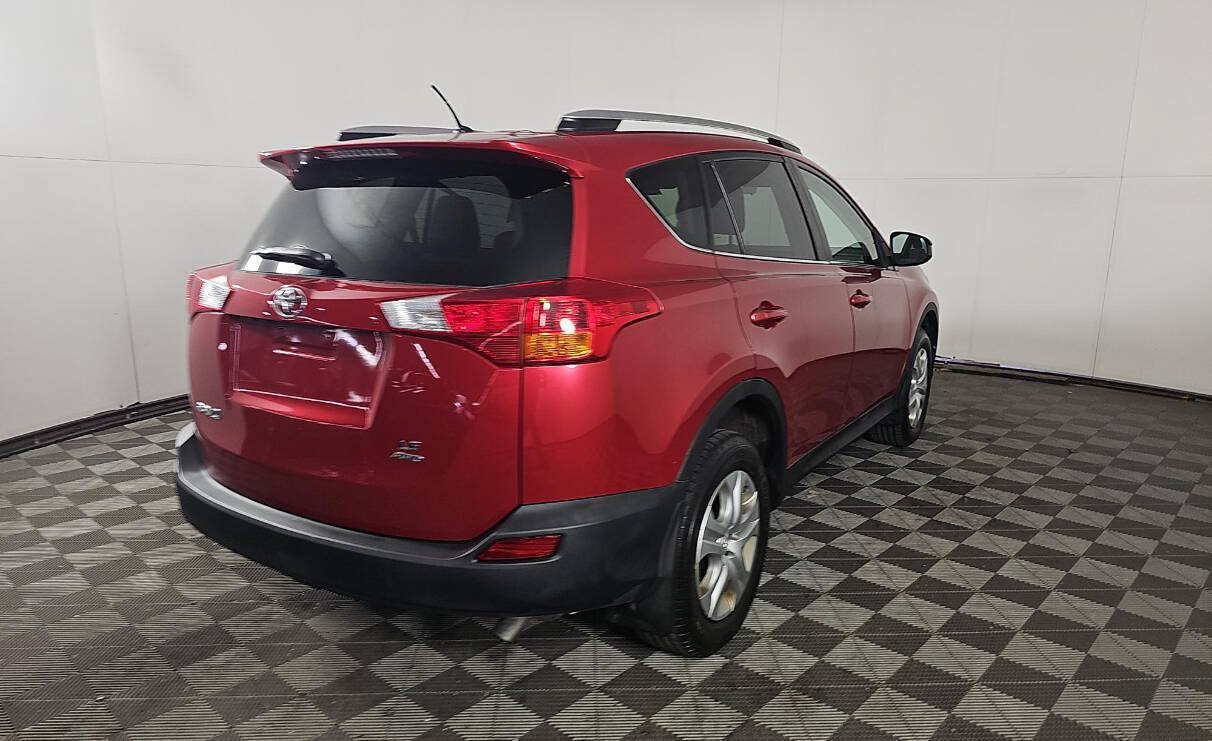 Used 2013 Toyota RAV4 LE AWD/4WD image 16