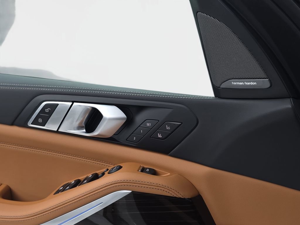 New 2026 BMW X5 xDrive50e w/ Executive Package image 27