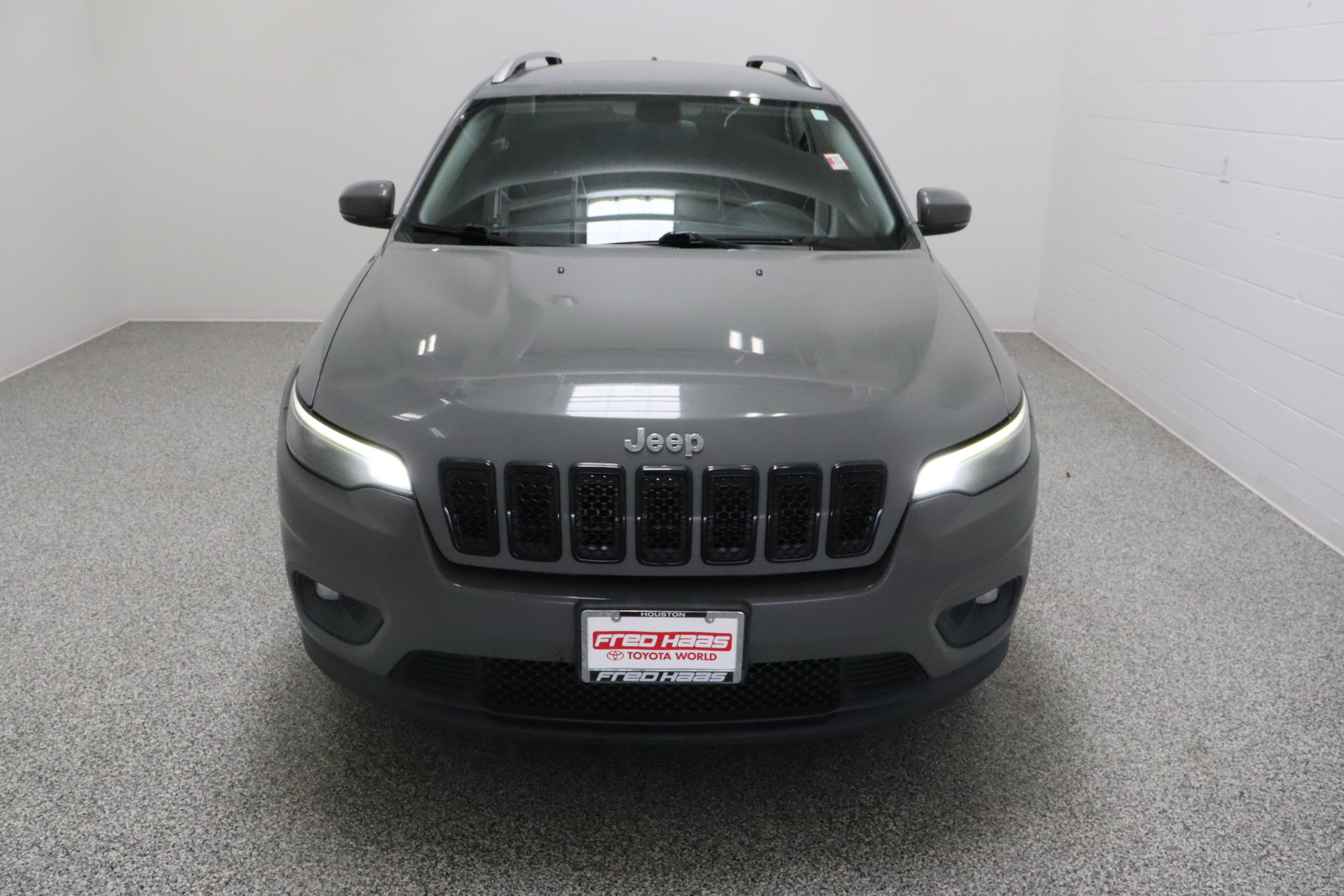 Used 2020 Jeep Cherokee Latitude Plus FWD image 3