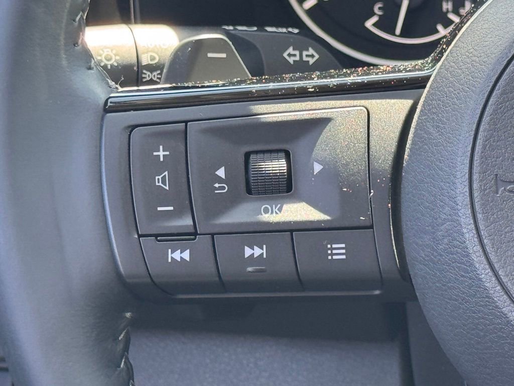 Certified 2024 Nissan Pathfinder SL w/ SL Premium Package image 16