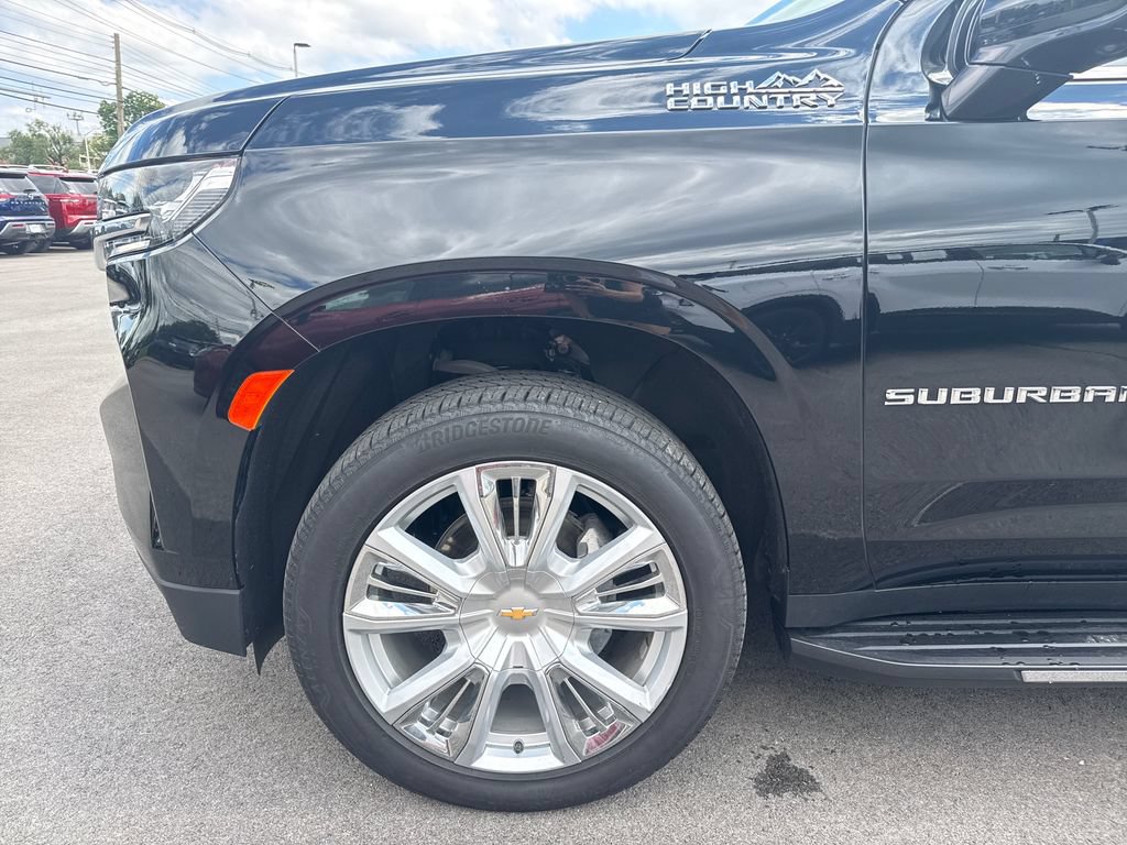Used 2024 Chevrolet Suburban High Country AWD/4WD image 10