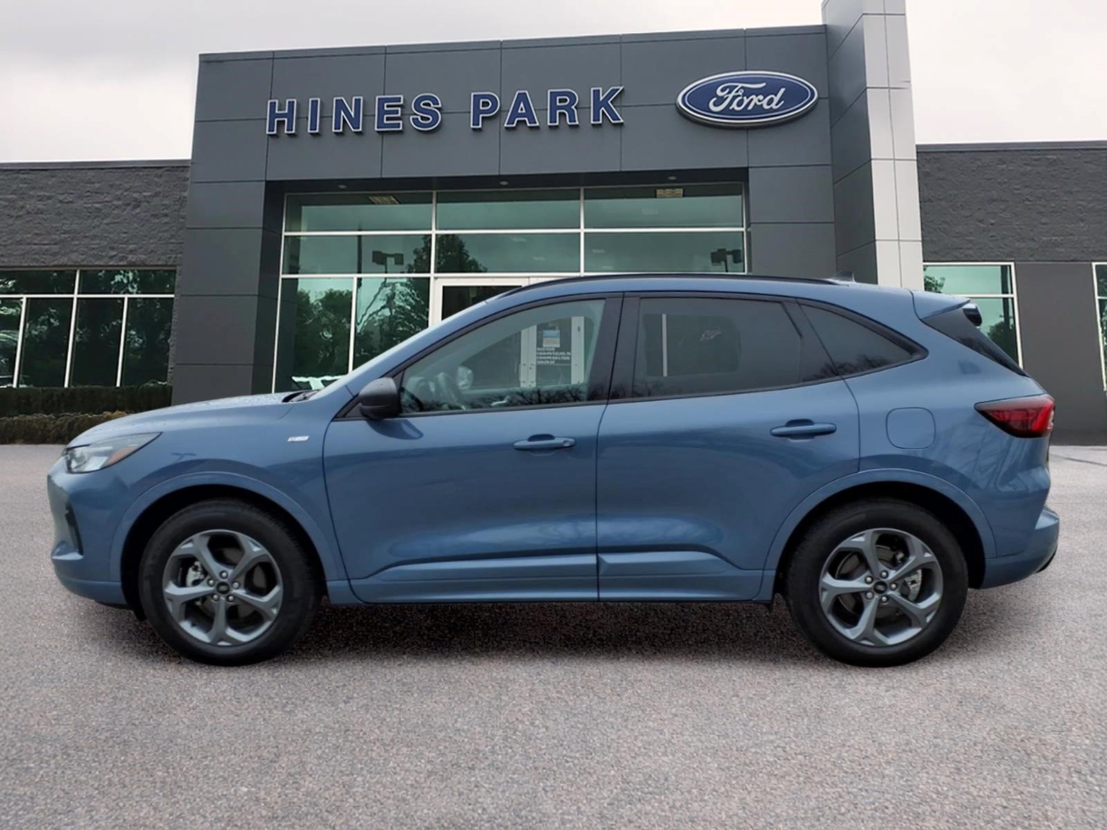 Used 2024 Ford Escape ST-Line w/ Tech Pack #1 AWD/4WD image 4