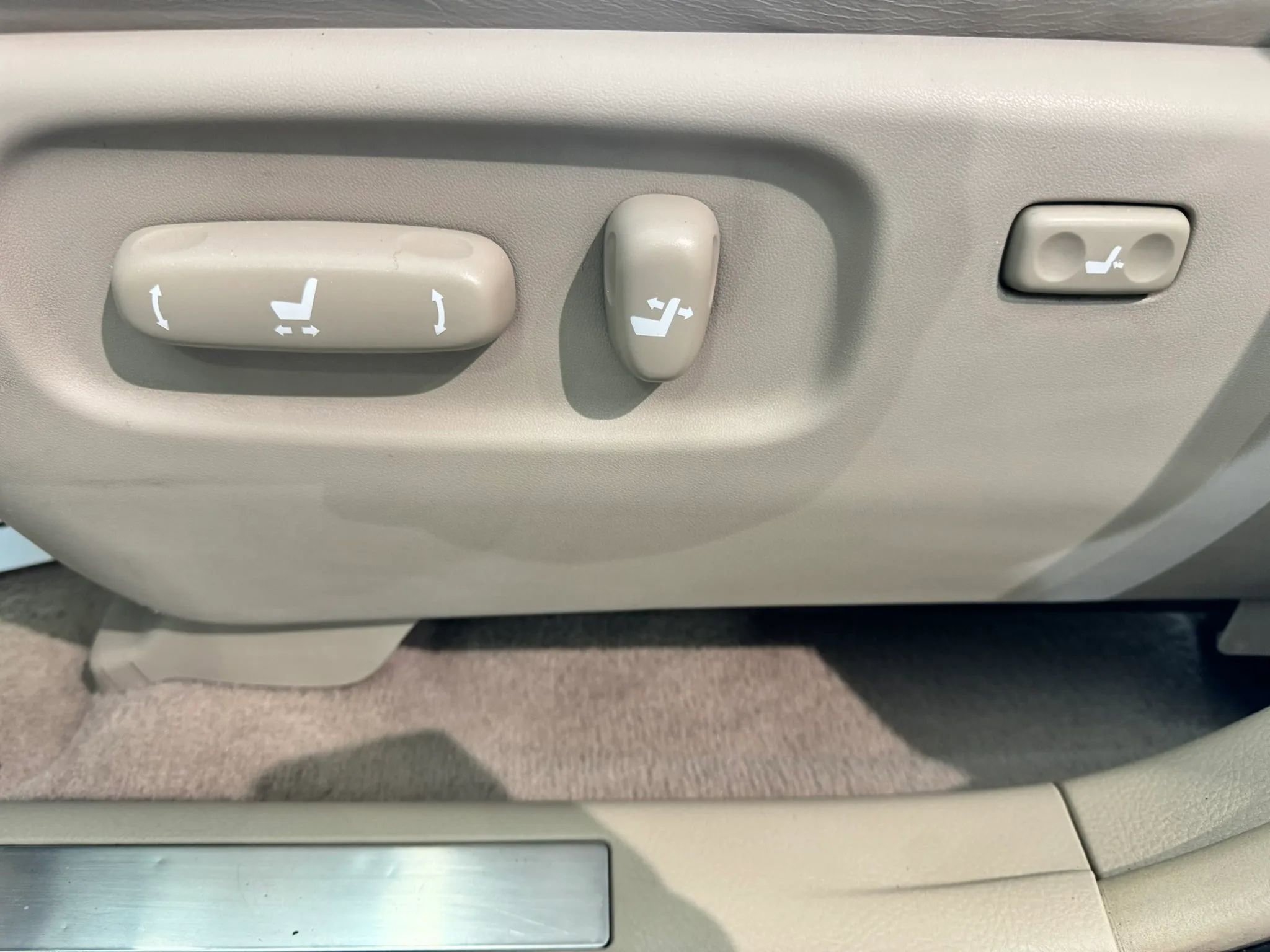 Used 2005 Lexus RX 330 AWD image 11