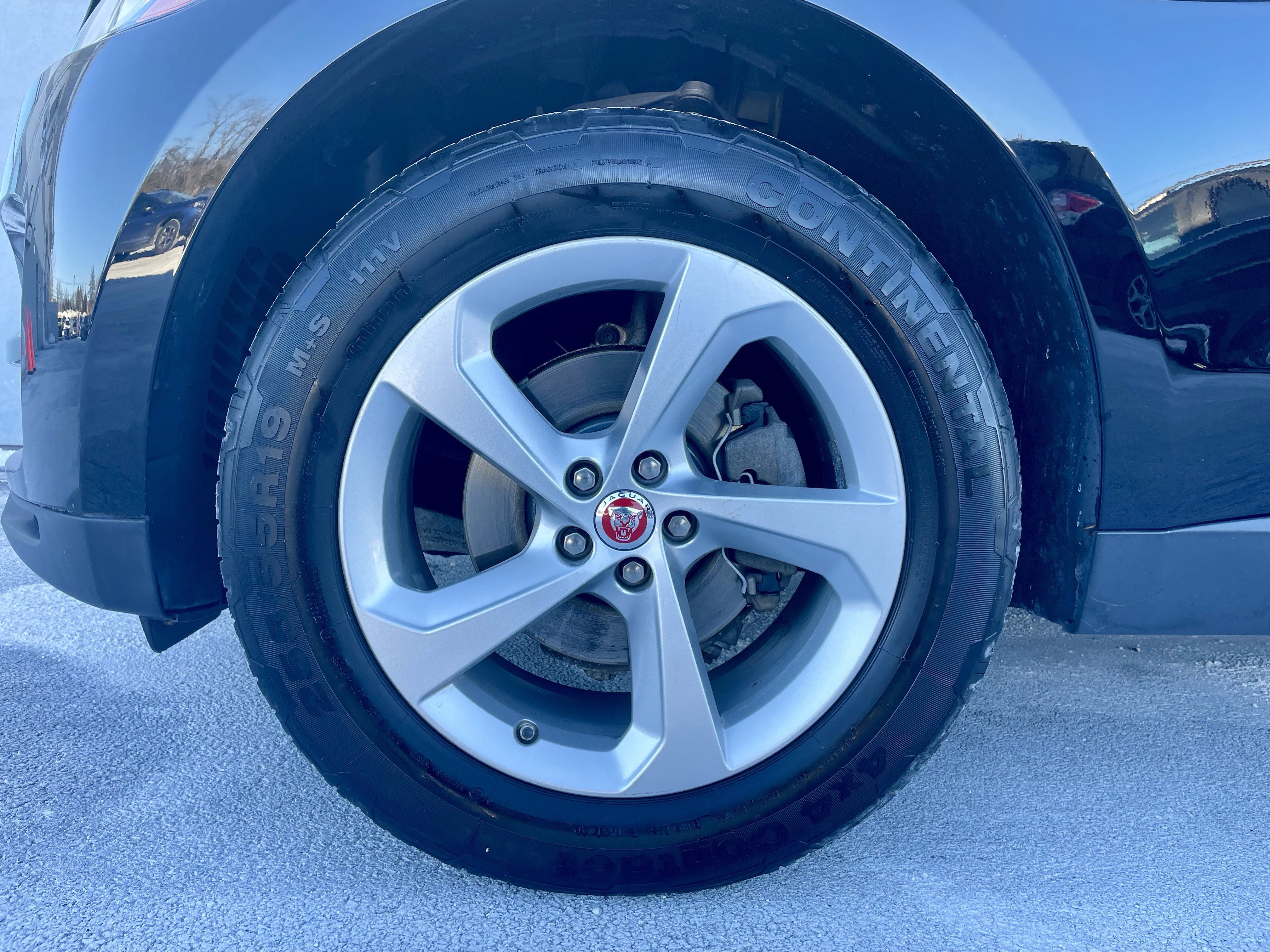 Used 2018 Jaguar F-PACE Premium image 10