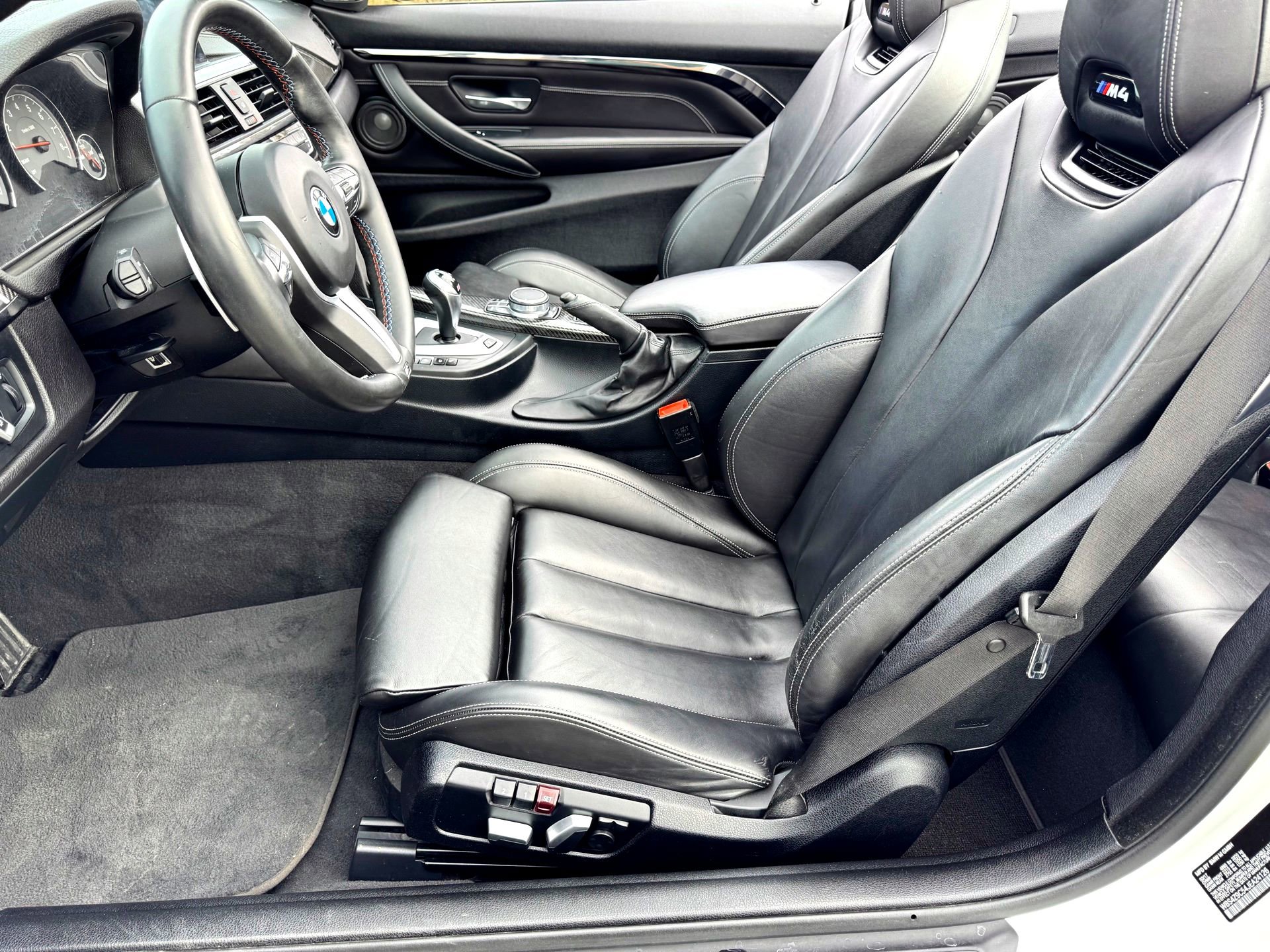 Used 2018 BMW M4 Convertible image 33