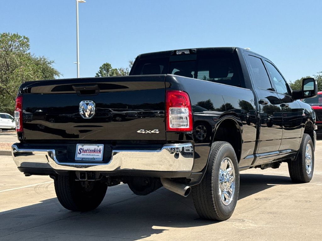 Used 2024 RAM 3500 Tradesman w/ Chrome Appearance Group AWD/4WD image 9