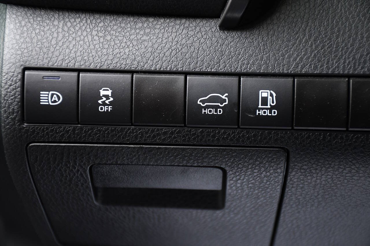 Used 2023 Toyota Camry XSE FWD image 39