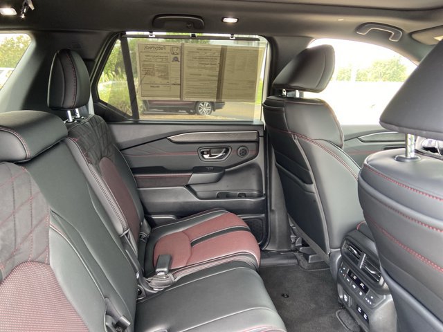 Used 2026 Honda Pilot Black Edition image 21