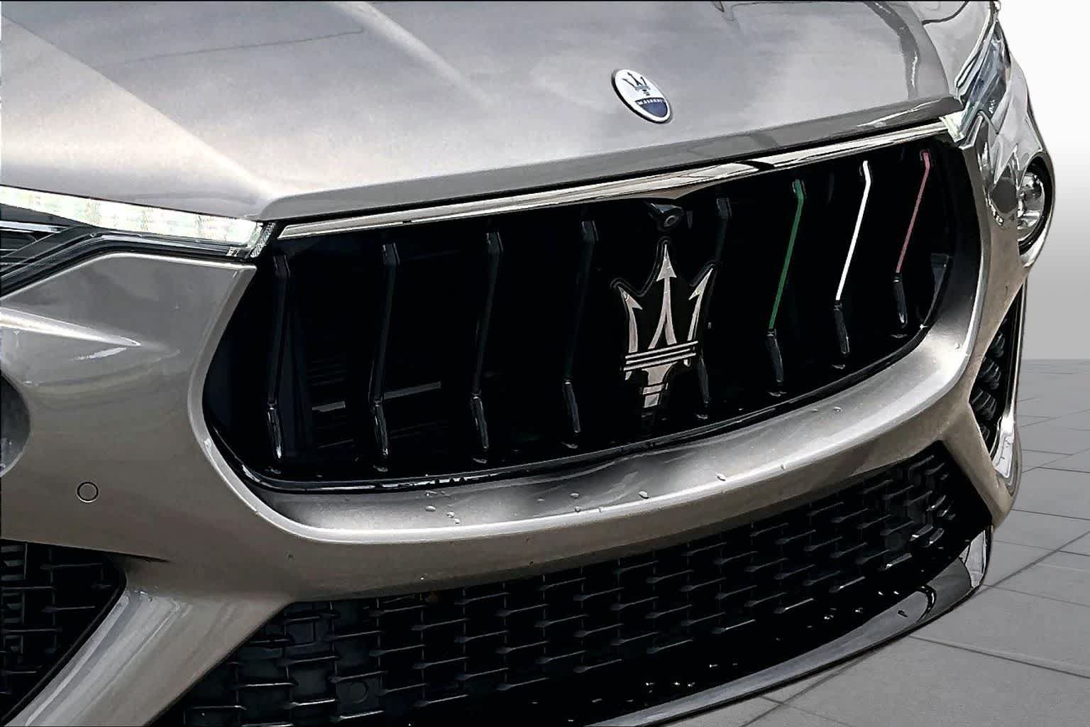 Used 2022 Maserati Levante Modena AWD/4WD image 30